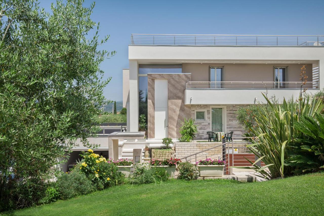 Villa Aurora-Holiday Home Apt3 Бардоліно Екстер'єр фото